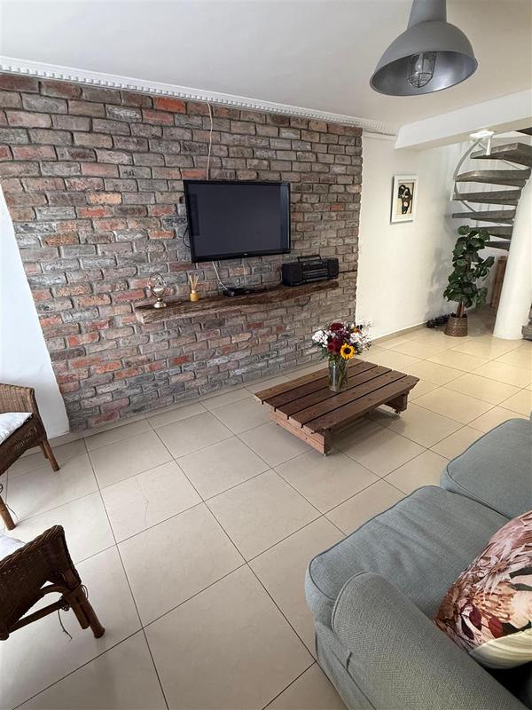 4 Bedroom Property for Sale in Mitchells Plain Central Western Cape